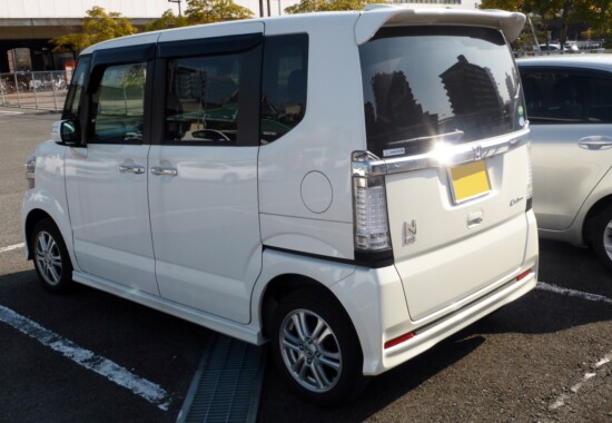 ホンダ N-BOXカスタム JF1/JF2系の後方外観